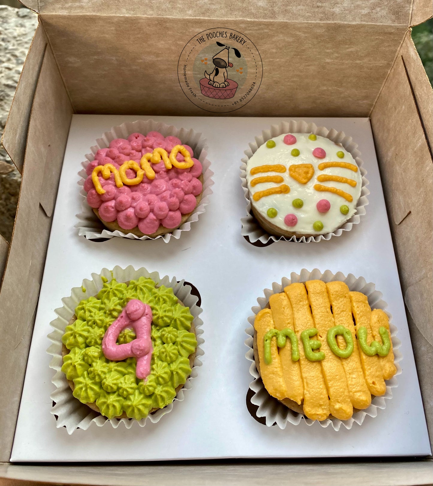 Cupcakes Pack of 4 (Veg) [The Pooches Bakery] - The Pet Belly