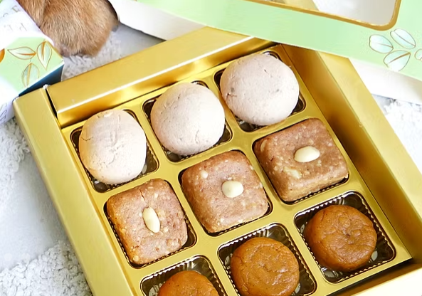 Diwali Festive Bandana & Laddoo Combo [Paw Petisserie]